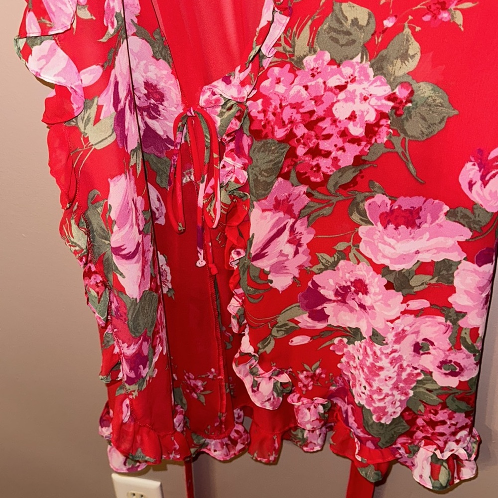 In Bloom Red Floral Sheer Robe - Picture 8 of 8